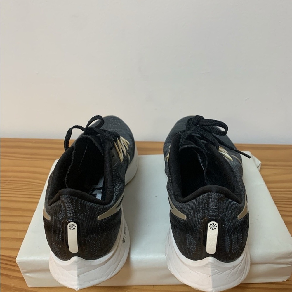 Nike Womens Air Zoom Pegasus Premium Black BQ Size: